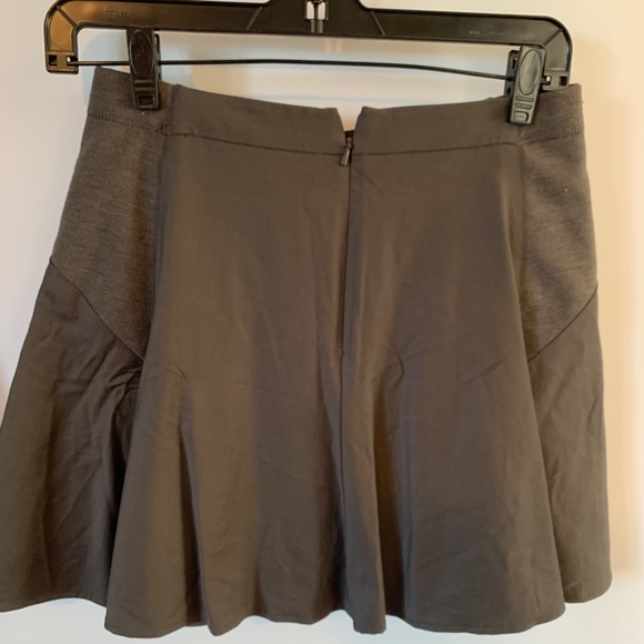 5 for $50 BCBGMAXAZRIA grey mini skirt size xs - Picture 3 of 3